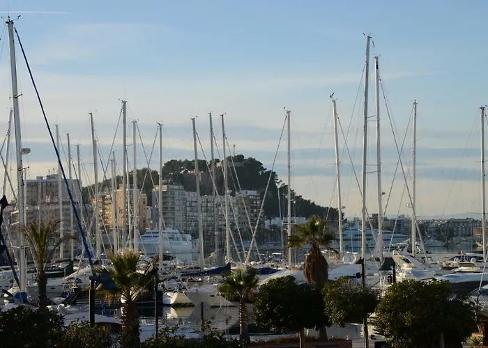 Brisas De * 德尼亚